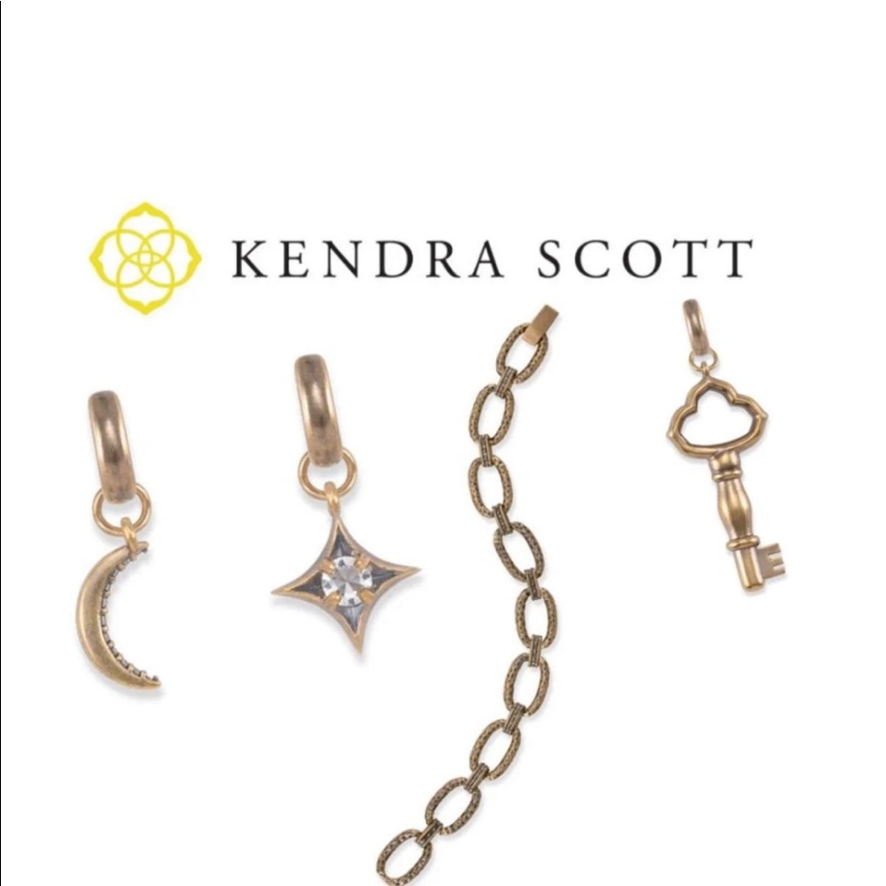 Kendra Scott
Go Beyond Chain Link Bracelet - Picture 1 of 6
